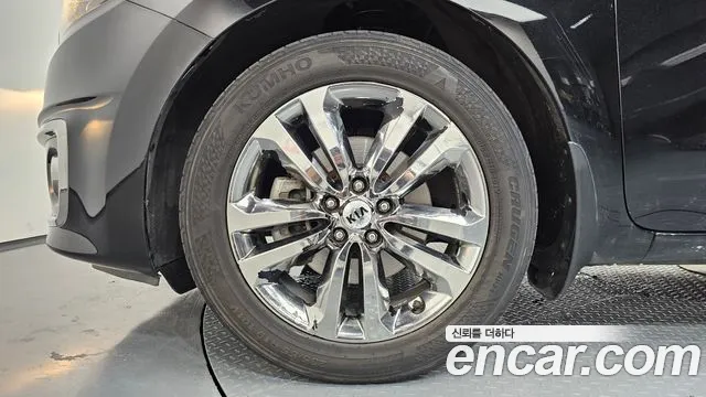 Kia Carnival 2016 thumb 5