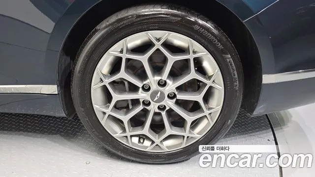 Genesis G80 2022 thumb 5