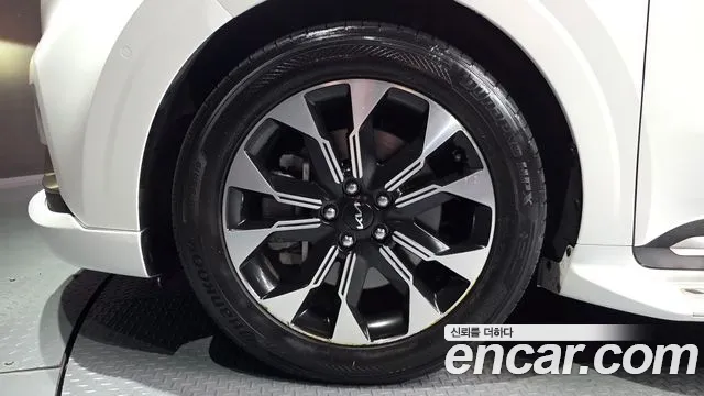 Kia Carnival 2022 thumb 5