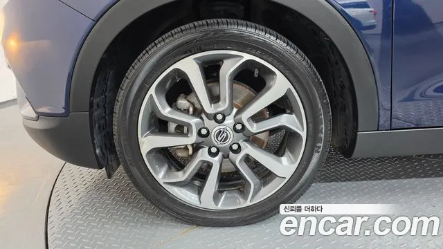KG_Mobility_Ssangyong TIBOLI 2015 thumb 5