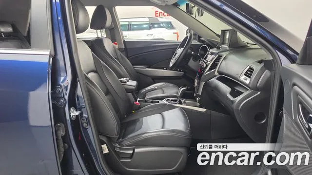 KG_Mobility_Ssangyong TIBOLI 2015 thumb 11