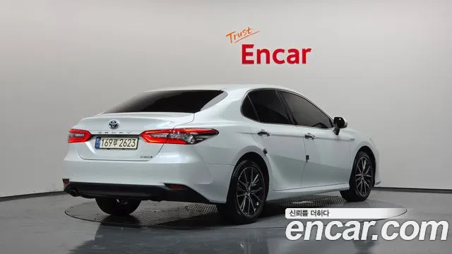 Toyota Camry 2024 thumb 2