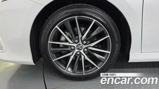 Toyota Camry 2024 thumb 5