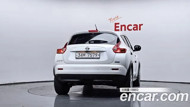 Nissan Juke 2014 thumb 4