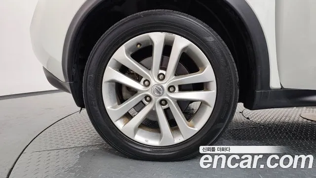 Nissan Juke 2014 thumb 5
