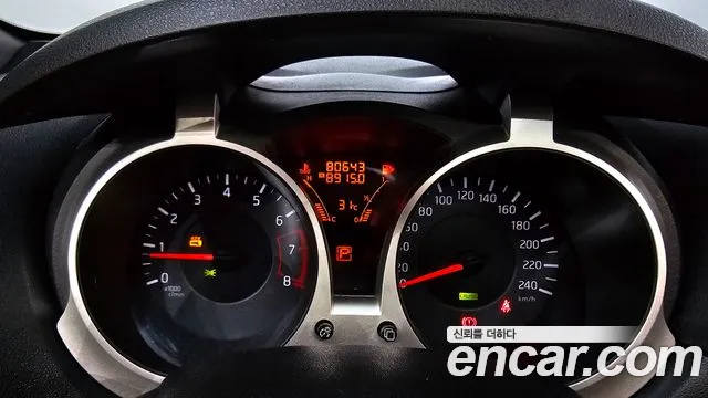 Nissan Juke 2014 thumb 8