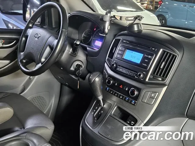 Hyundai Starex 2019 thumb 10
