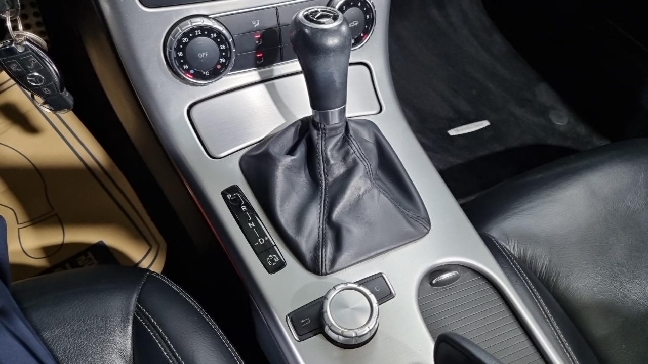 Mercedes-Benz SLK-Class 2013 thumb 10
