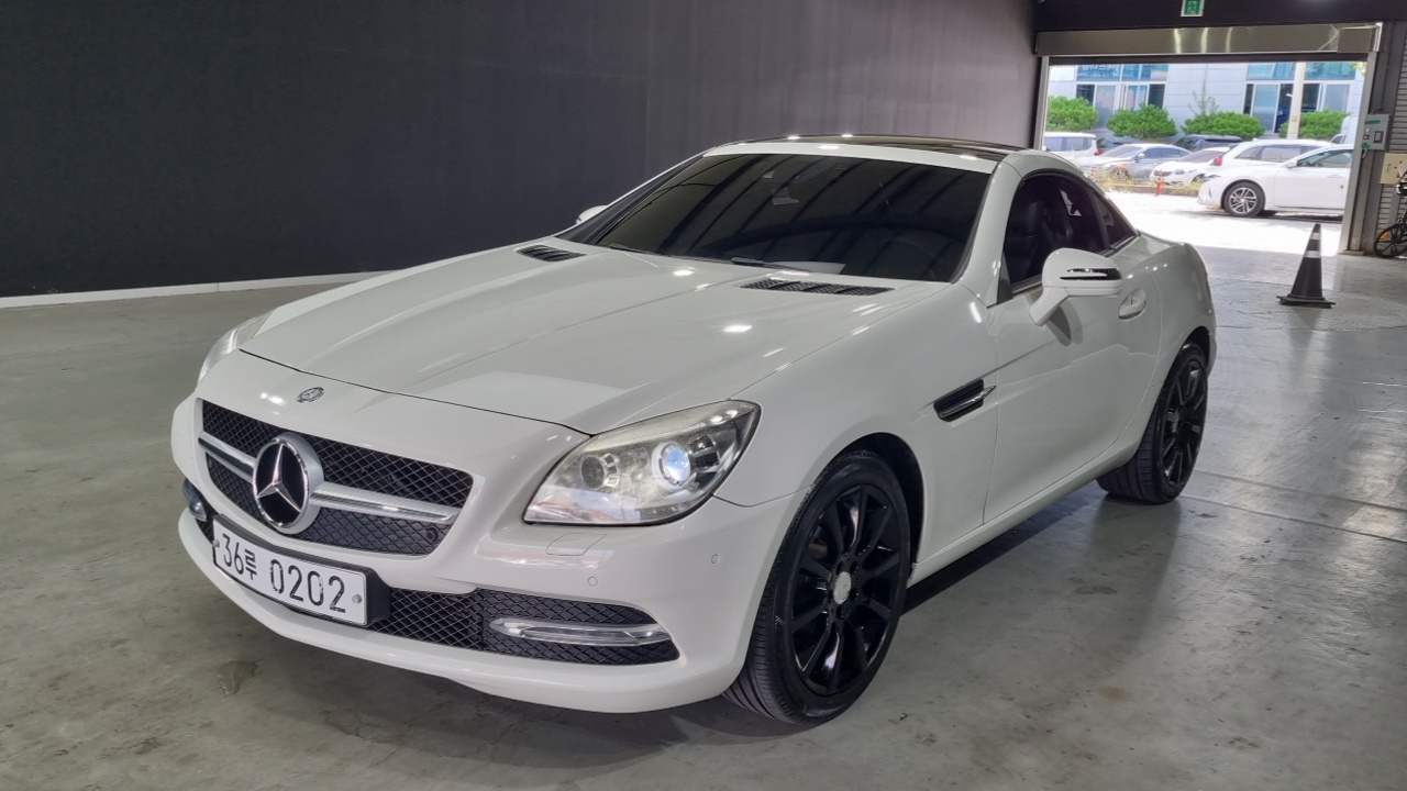 Mercedes-Benz SLK-Class 2013 thumb 12