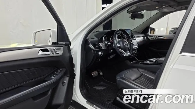 Mercedes-Benz GLE 2018 thumb 10