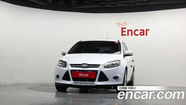 Ford Focus 2015 thumb 3