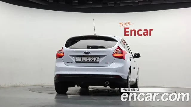 Ford Focus 2015 thumb 4