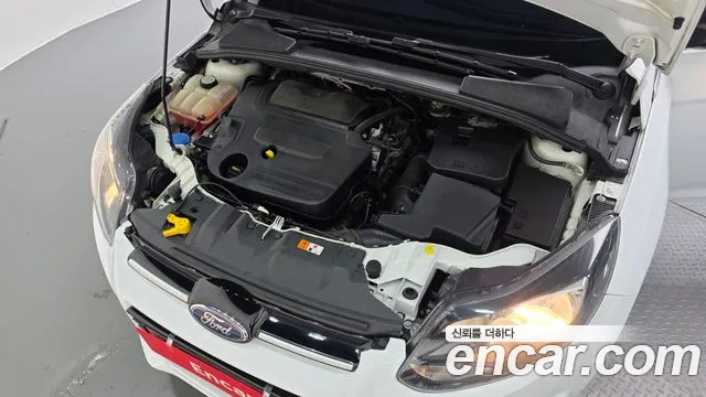 Ford Focus 2015 thumb 6