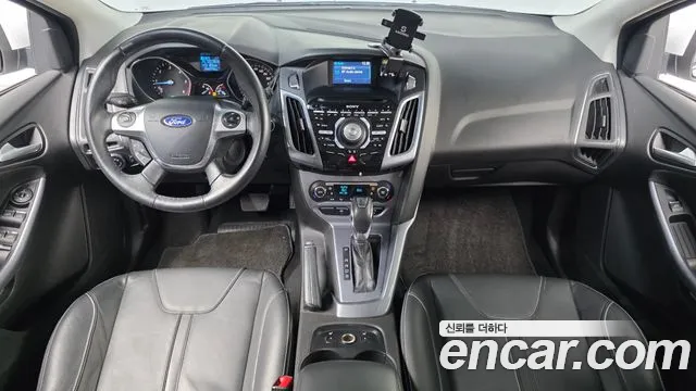 Ford Focus 2015 thumb 7