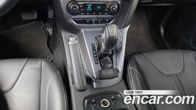 Ford Focus 2015 thumb 9