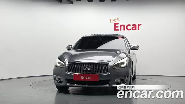Infiniti Q70 2017 thumb 3