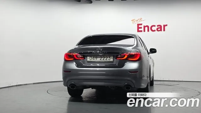 Infiniti Q70 2017 thumb 4