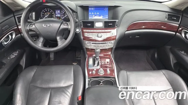 Infiniti Q70 2017 thumb 7