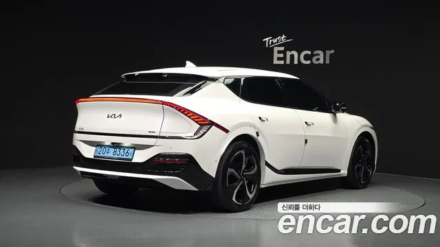 Kia EV6 2022 thumb 2