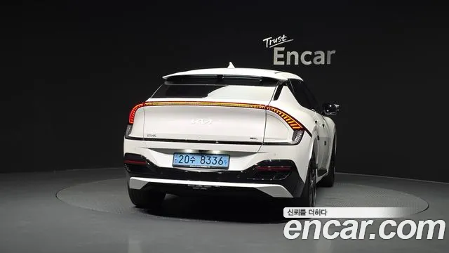 Kia EV6 2022 thumb 4