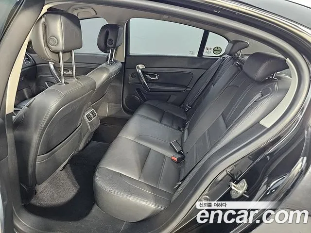 Renault SM5 2015 thumb 8
