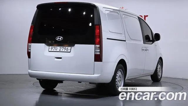 Hyundai Staria 2021 thumb 2
