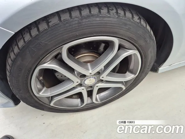 Mercedes-Benz E-Класс 2015 thumb 5