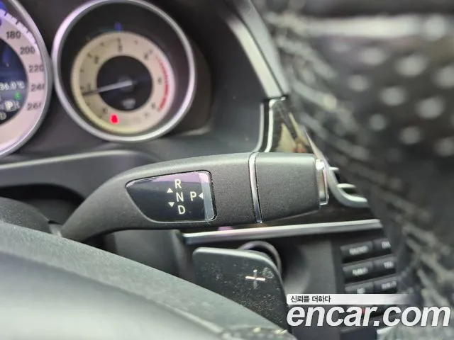 Mercedes-Benz E-Класс 2015 thumb 9