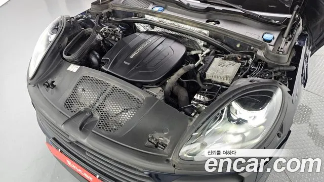 Porsche Macan 2021 thumb 5