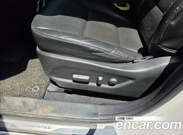 Hyundai Santa Fe 2012 thumb 11