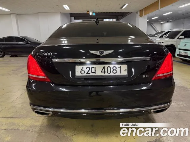 Genesis G90 2018 thumb 4