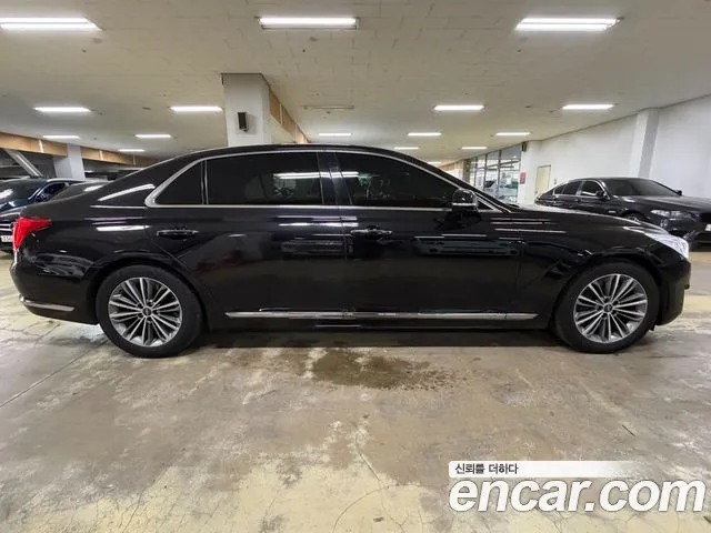Genesis G90 2018 thumb 5