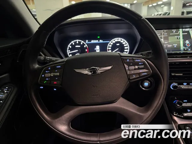 Genesis G90 2018 thumb 9