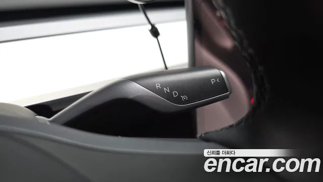 Tesla Model Y 2023 thumb 9
