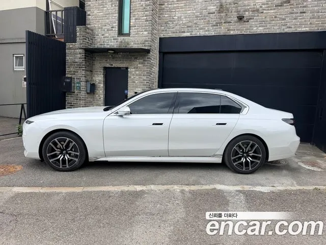 BMW 7 серии 2026 thumb 4