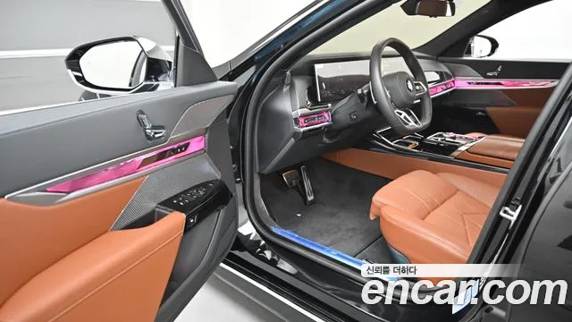 BMW 7 серии 2025 thumb 12