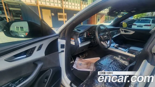 Audi Q8 2021 thumb 8