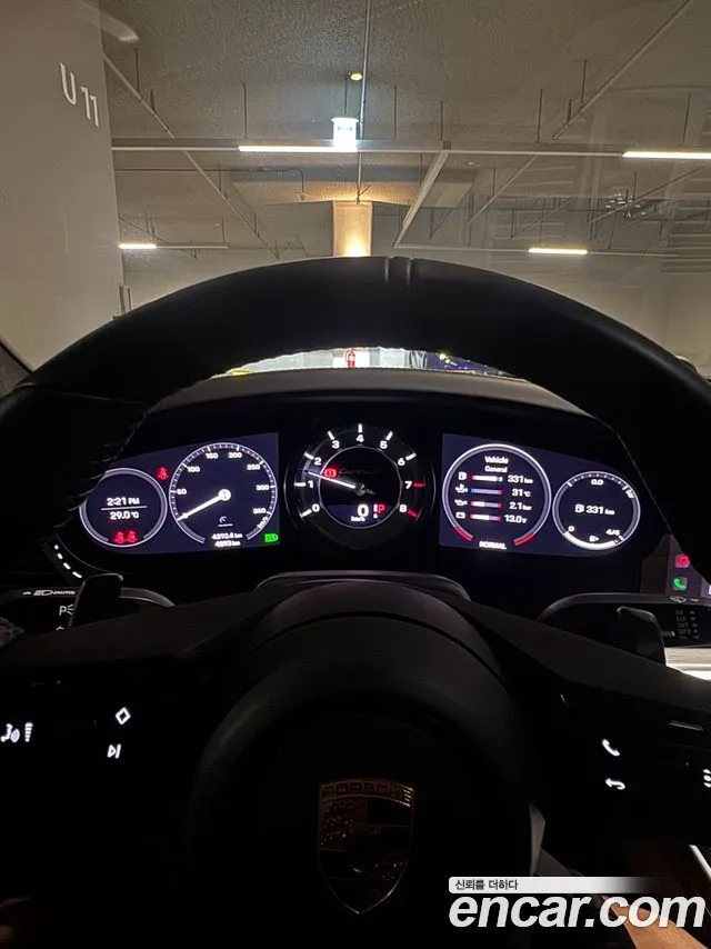 Porsche 911 2022 thumb 2