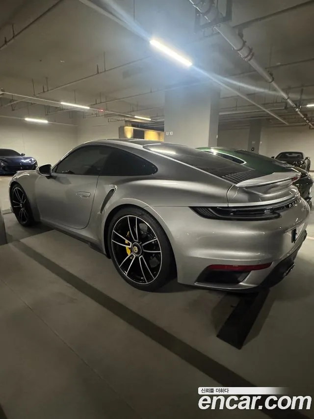 Porsche 911 2022 thumb 4