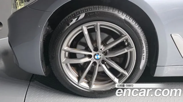 BMW 5 серии 2017 thumb 5