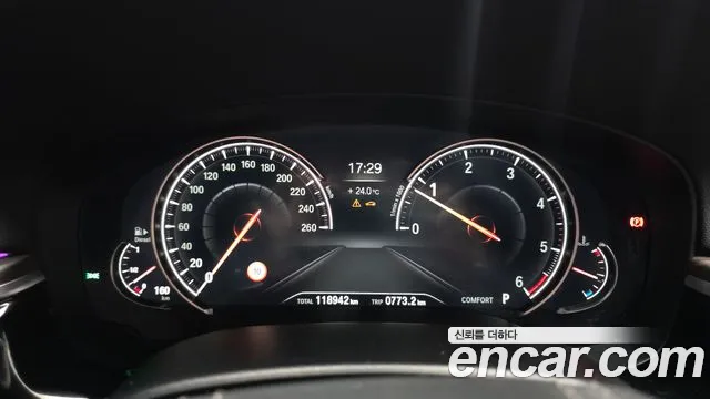 BMW 5 серии 2017 thumb 8