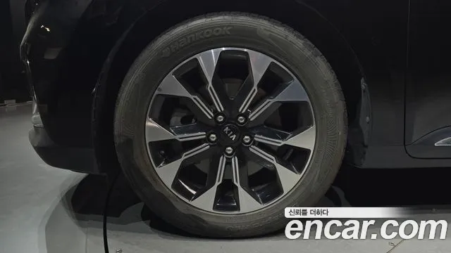 Kia Carnival 2020 thumb 5