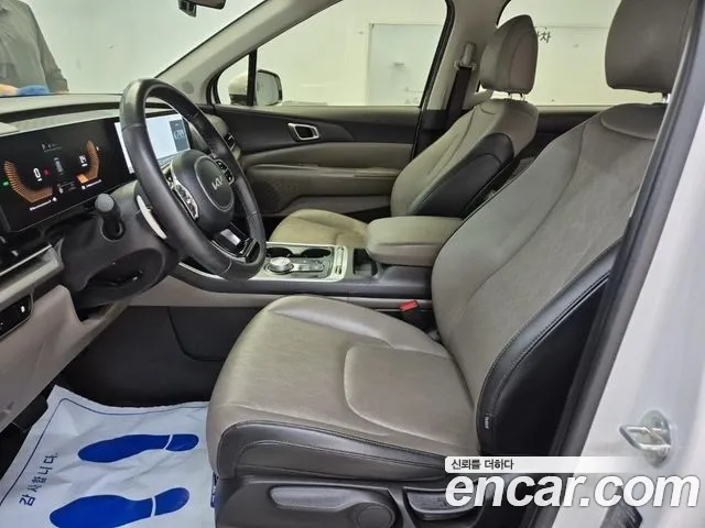 Kia Carnival 2024 thumb 10