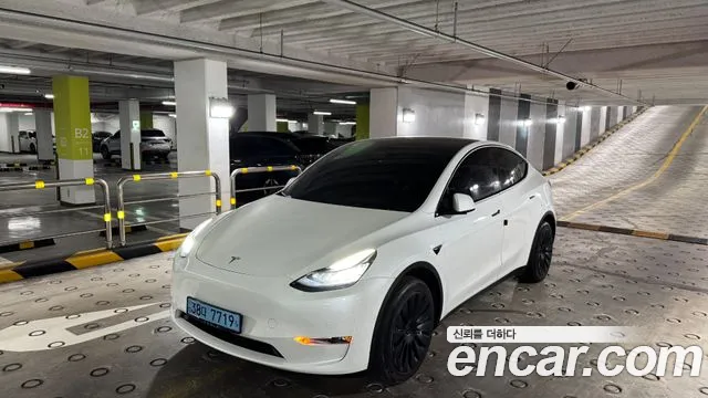 Tesla Model Y 2022 thumb 2