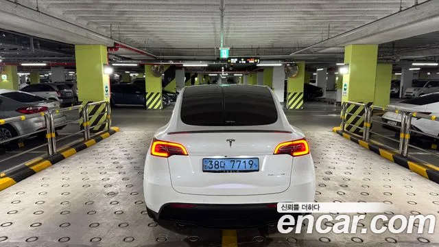 Tesla Model Y 2022 thumb 4