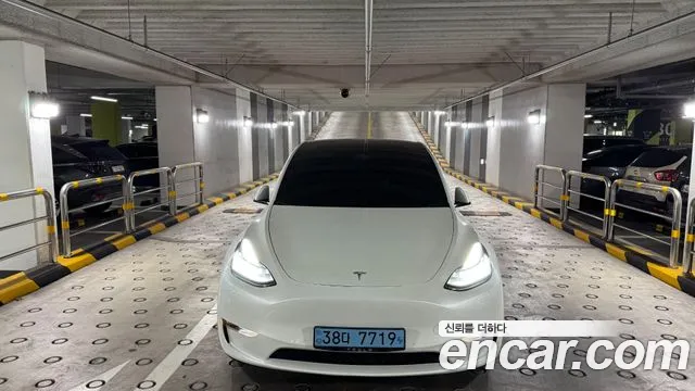 Tesla Model Y 2022 thumb 7