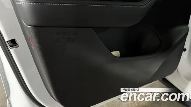Tesla Model Y 2022 thumb 8