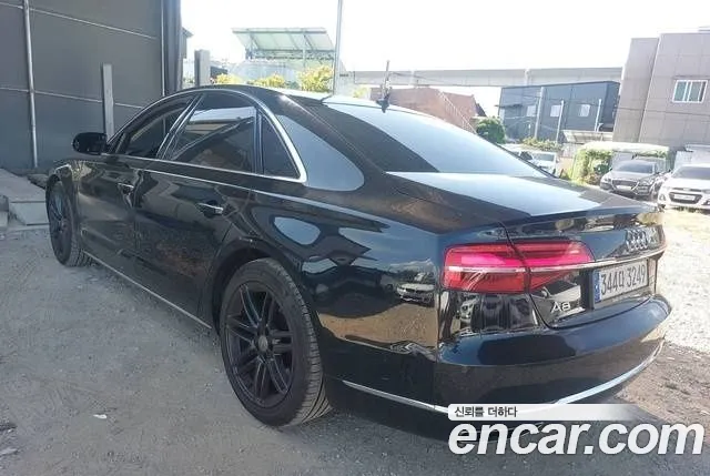 Audi A8 2014 thumb 10