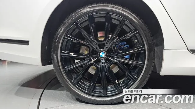 BMW 7 серии 2019 thumb 5