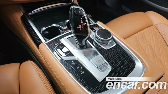 BMW 7 серии 2019 thumb 9